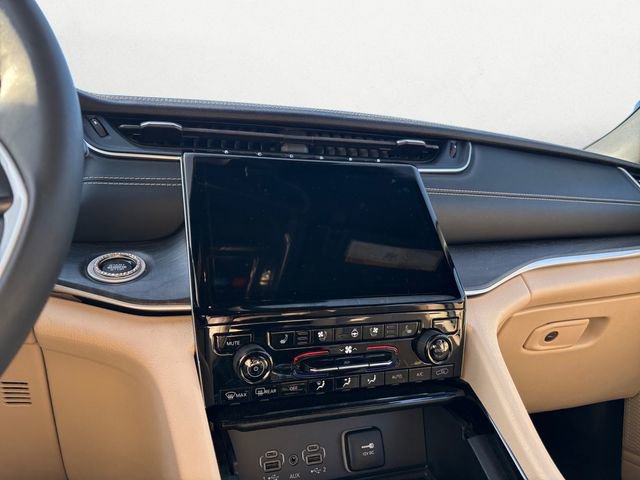 Used 2023 Jeep Grand Cherokee L Limited w/ Luxury Tech Group II image 11