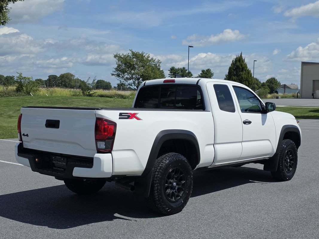 Used 2022 Toyota Tacoma SR w/ SX Package AWD/4WD image 8