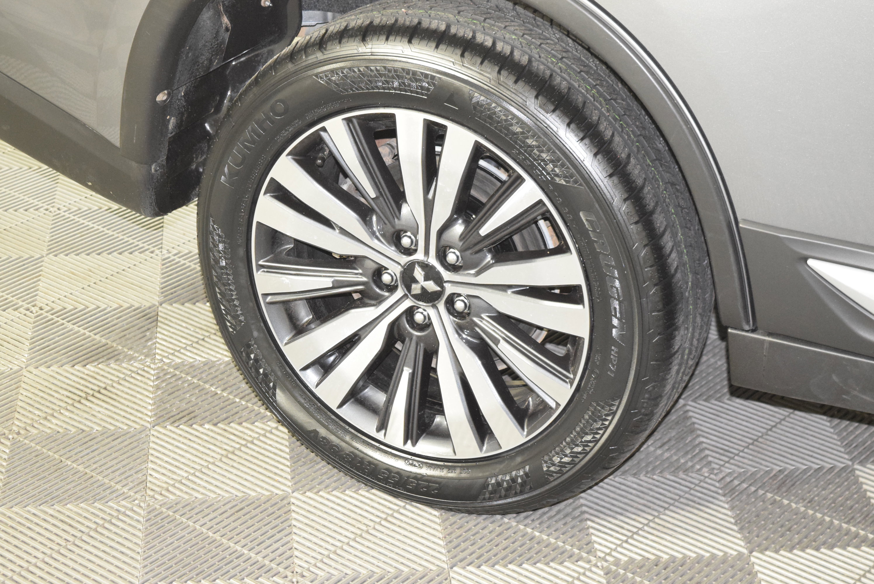 Used 2020 Mitsubishi Outlander ES image 42