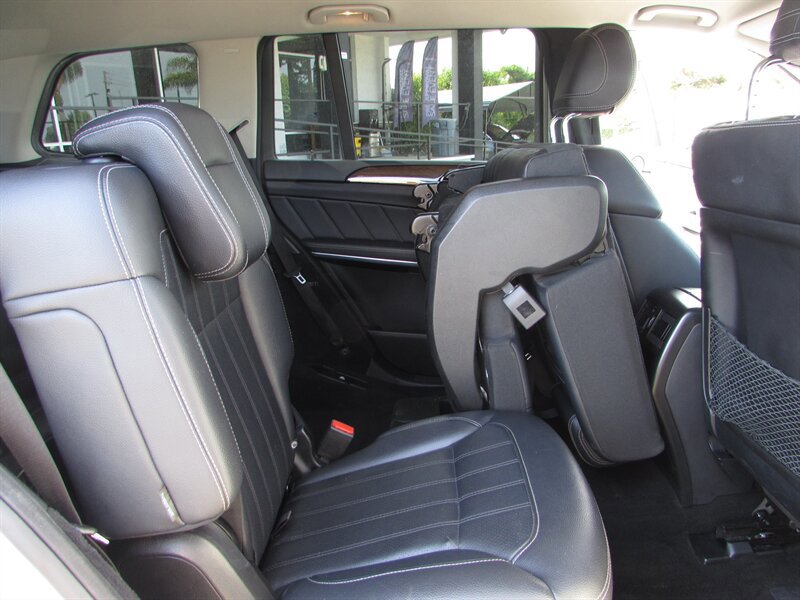 Used 2014 Mercedes-Benz GL 450 4MATIC image 16