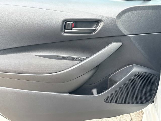 Used 2025 Toyota Corolla LE w/ LE Premium Package image 25