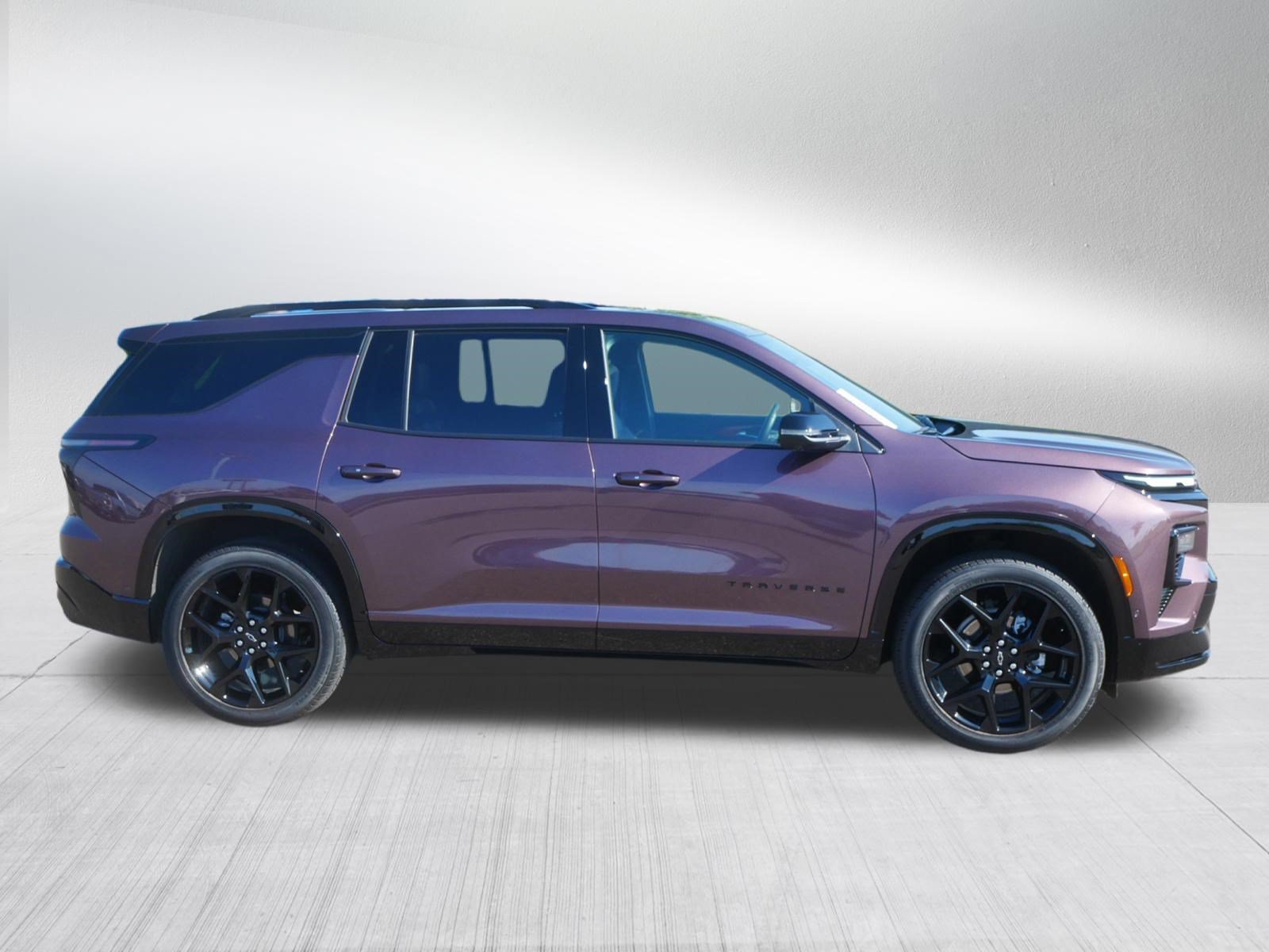 Used 2024 Chevrolet Traverse RS FWD image 8