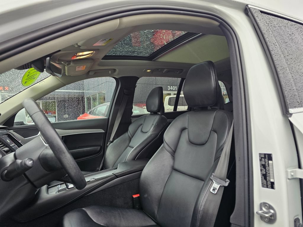 Used 2023 Volvo XC90 B5 Core w/ Protection Package Premier AWD/4WD image 18