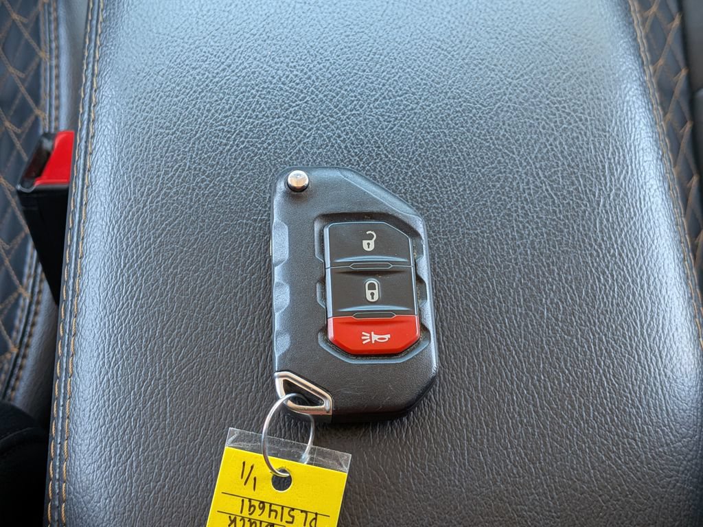 Used 2023 Jeep Gladiator Overland AWD/4WD image 35