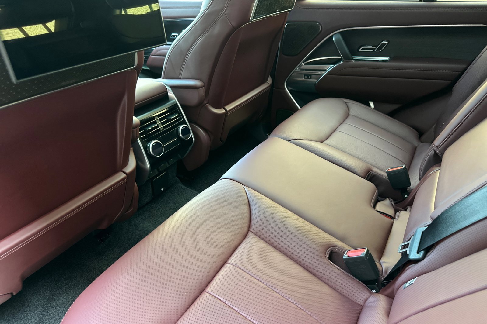 Used 2024 Land Rover Range Rover Autobiography image 12