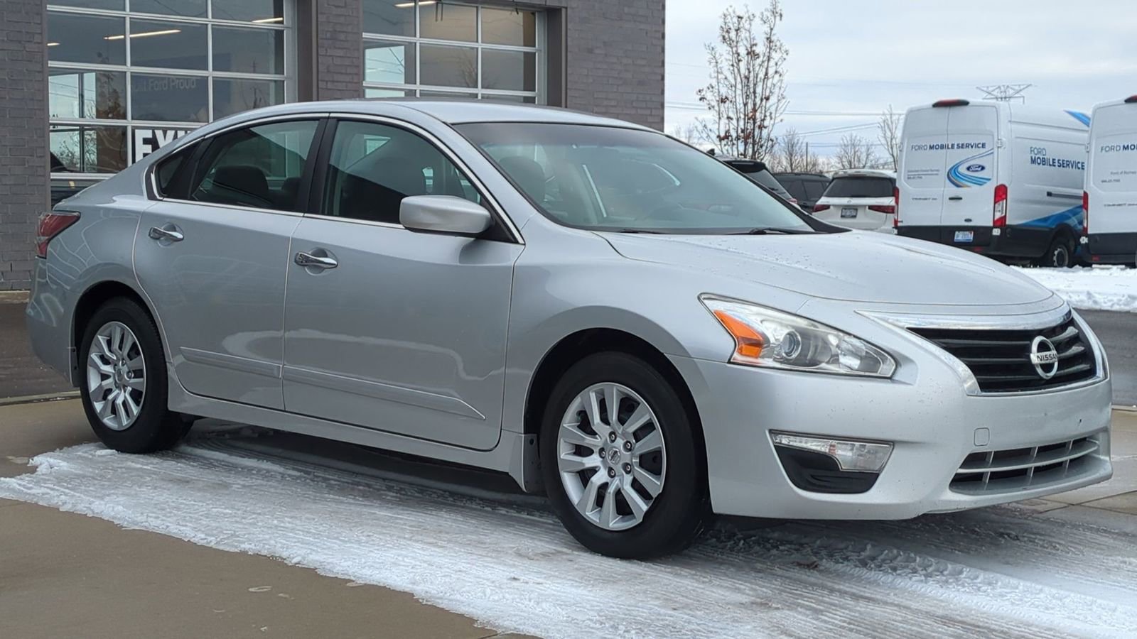 Used 2014 Nissan Altima 2.5 S w/ Display Audio Package image 8