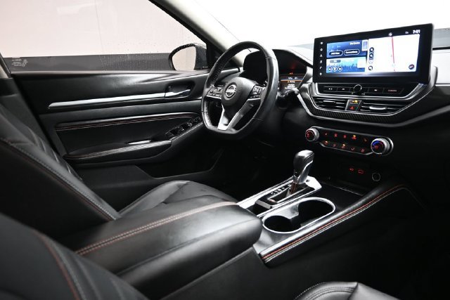 Used 2023 Nissan Altima 2.5 SR w/ SR Premium Package FWD image 14
