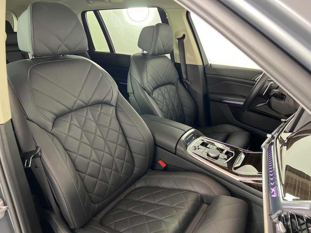 Used 2024 BMW X7 xDrive40i w/ Premium Package image 24