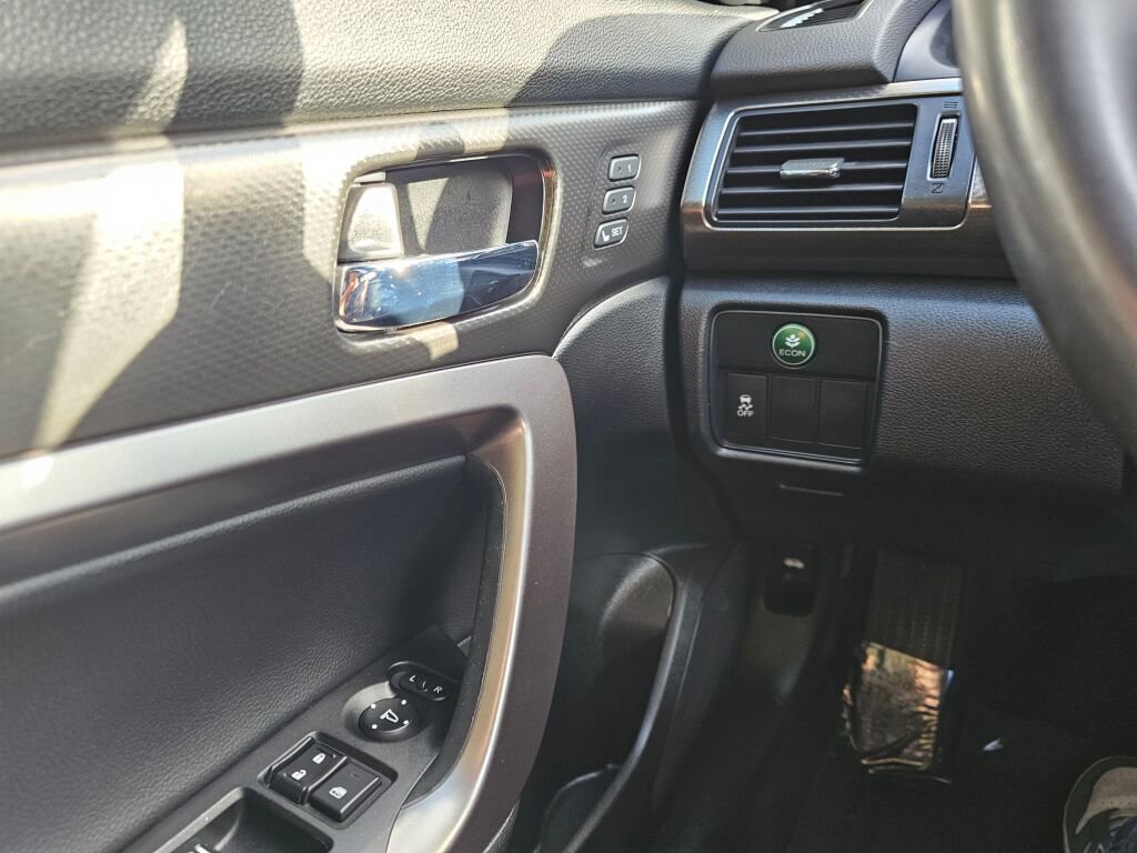 Used 2016 Honda Accord EX-L image 26