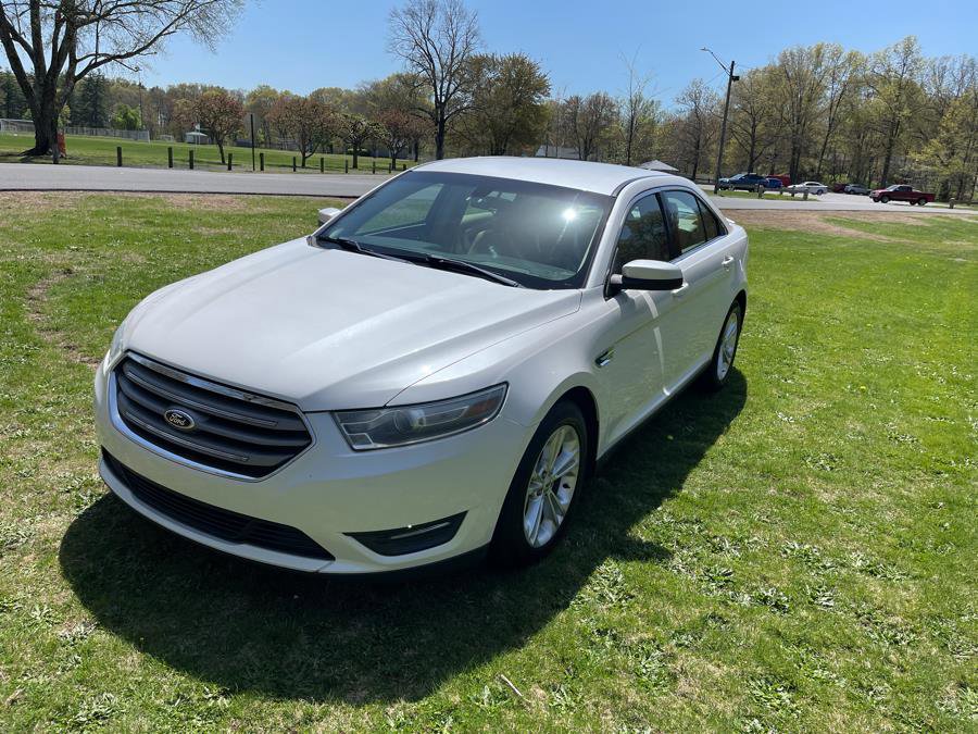 Used 2014 Ford Taurus SEL w/ Equipment Group 201A image 2
