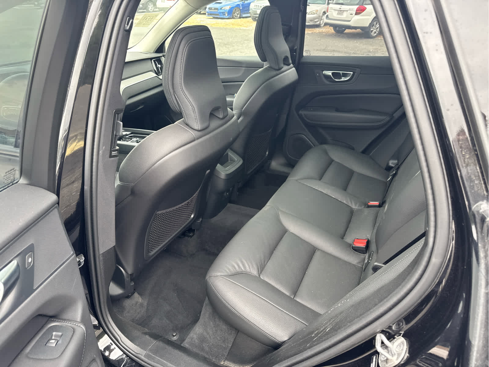 Used 2025 Volvo XC60 B5 Plus image 10