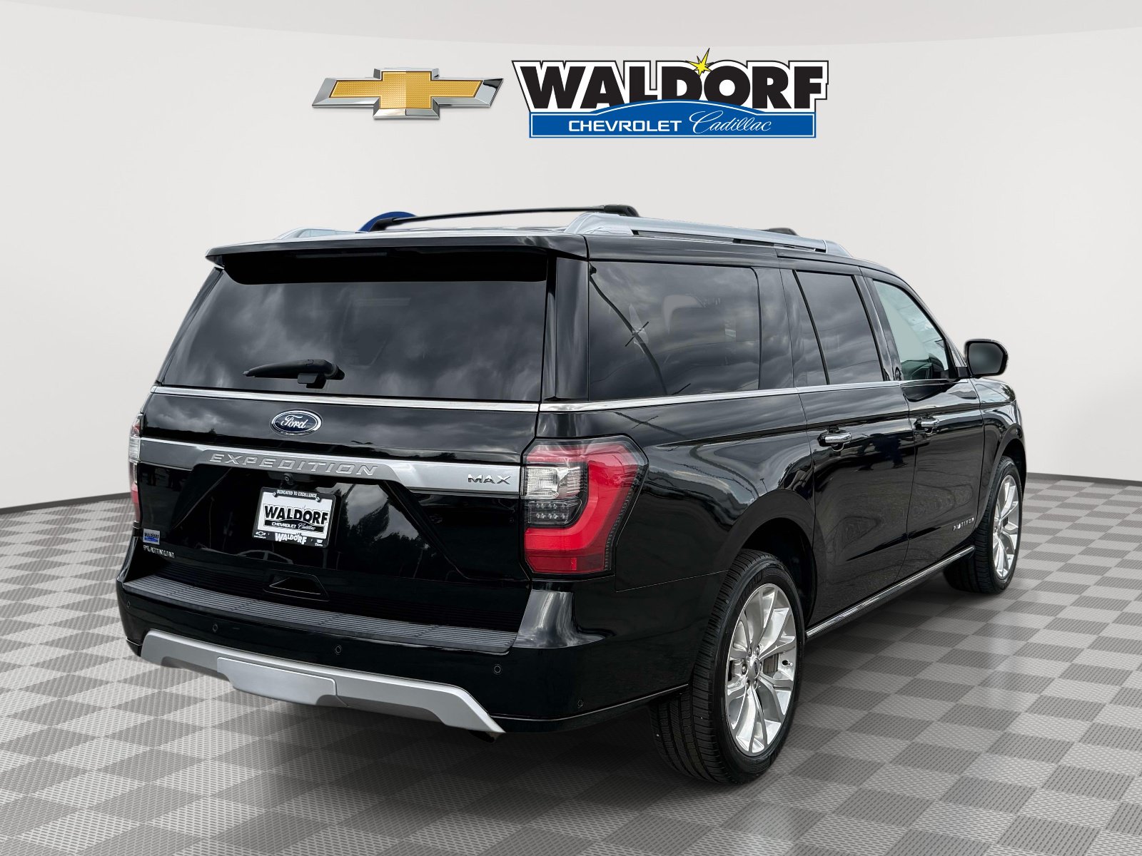 Used 2018 Ford Expedition Max Platinum AWD/4WD image 2