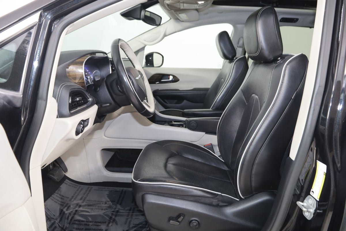 Used 2021 Chrysler Pacifica Limited AWD/4WD image 13