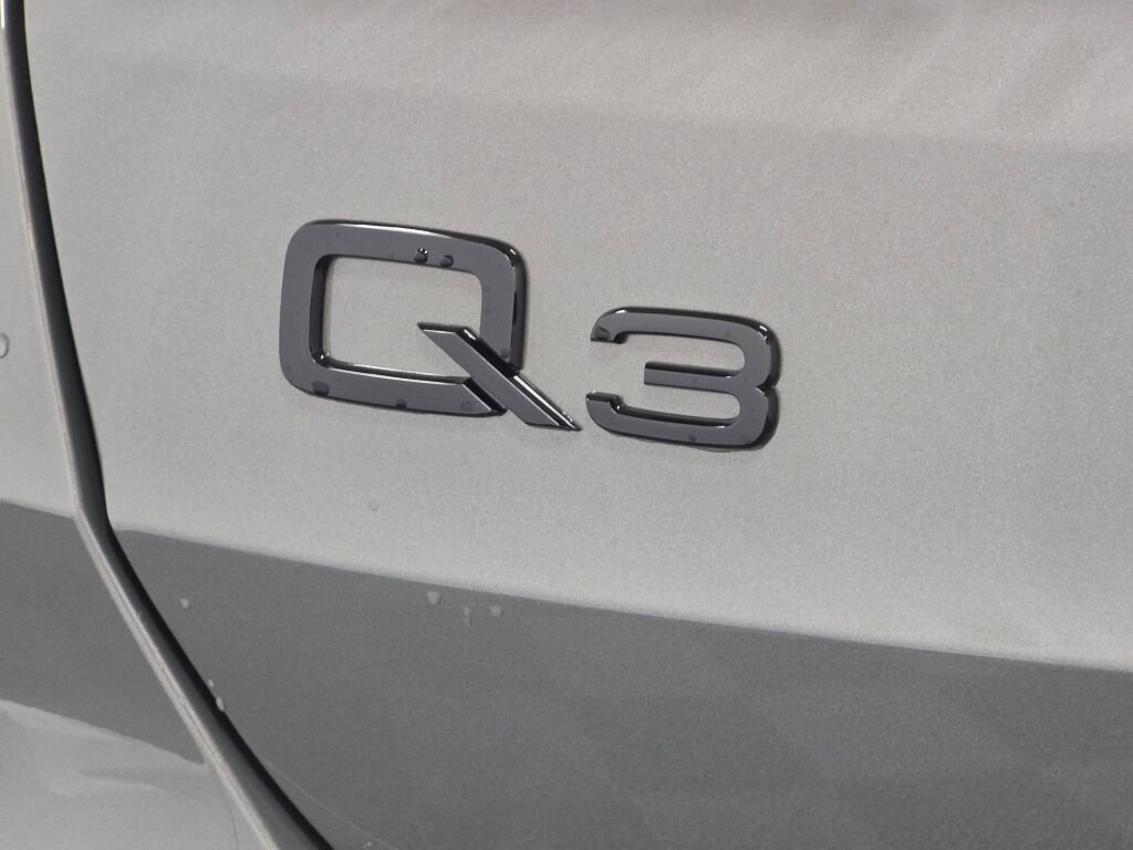 New 2025 Audi Q3 2.0T Premium image 21
