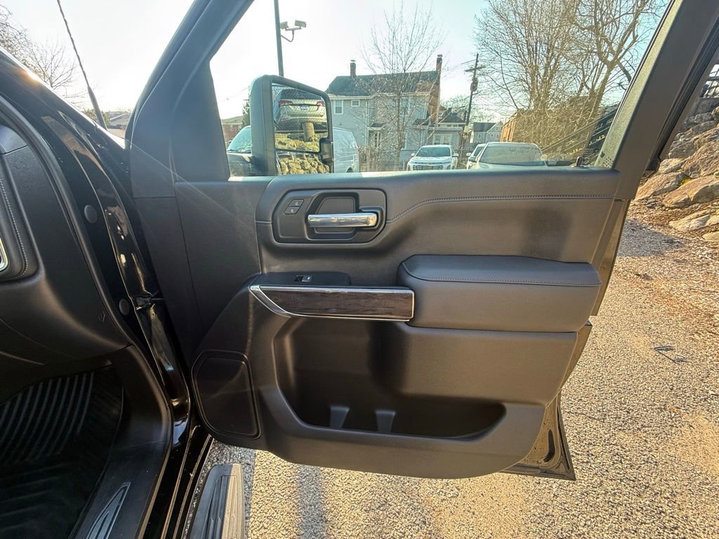 Used 2023 Chevrolet Silverado 2500 LTZ w/ LTZ Convenience Package AWD/4WD image 19