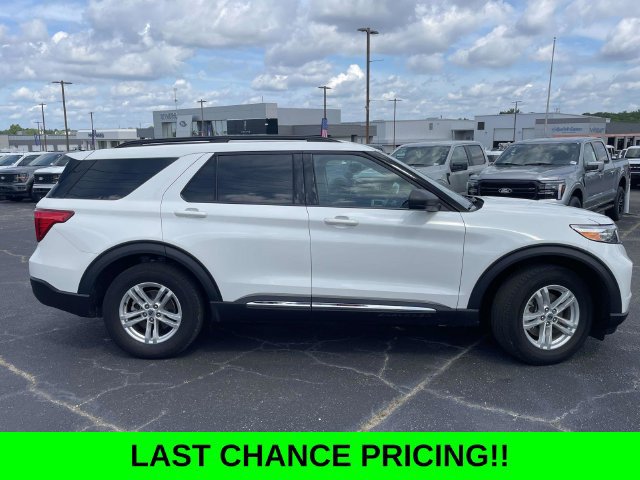 Certified 2024 Ford Explorer XLT RWD image 2