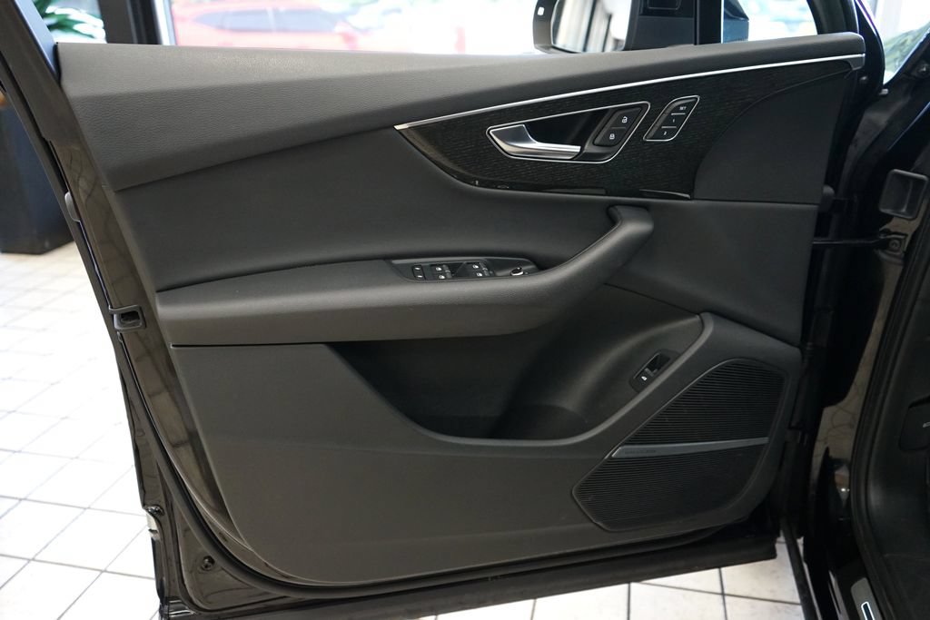 Used 2021 Audi Q7 3.0T Premium Plus AWD/4WD image 24