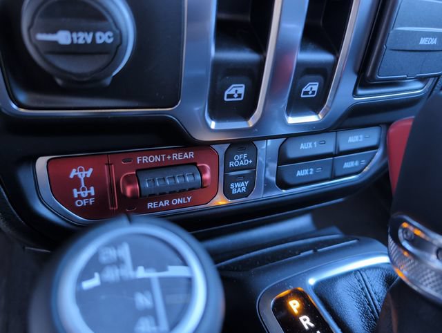 Used 2024 Jeep Wrangler Rubicon w/ Technology Group AWD/4WD image 29