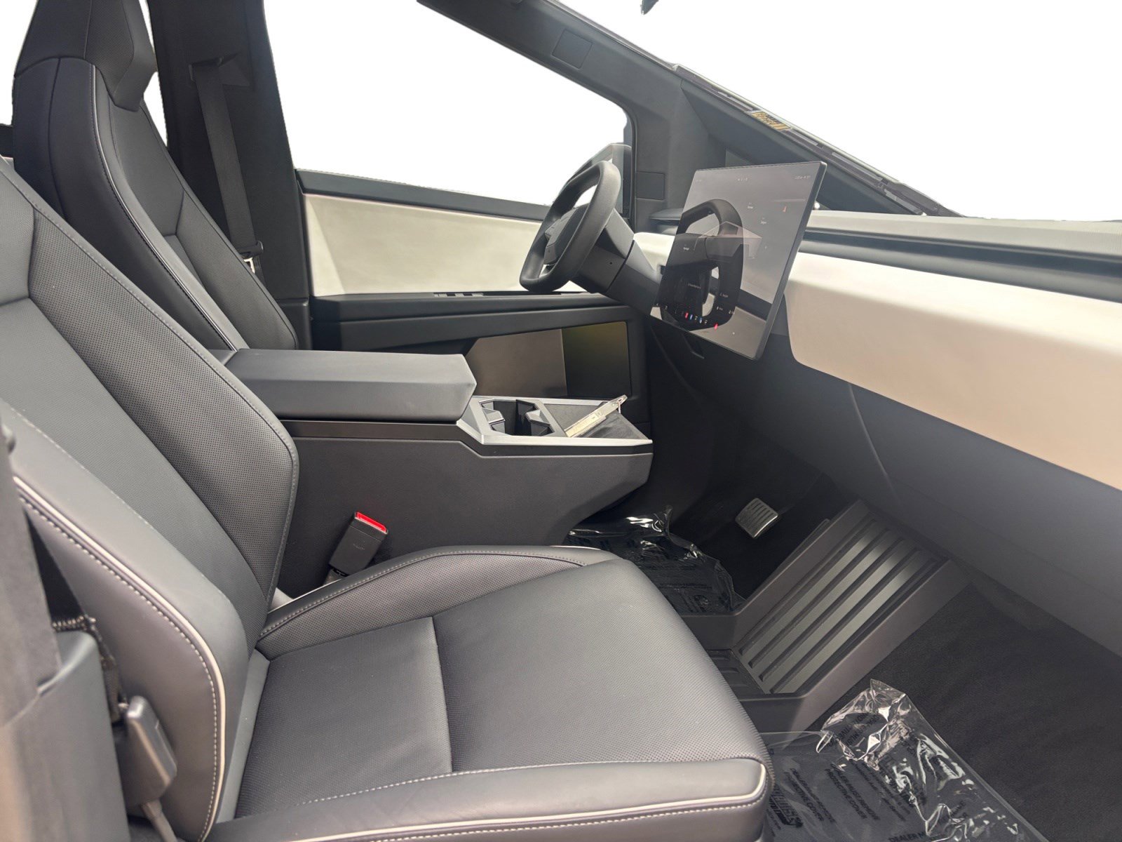 Used 2024 Tesla Cybertruck AWD Crew Cab image 15