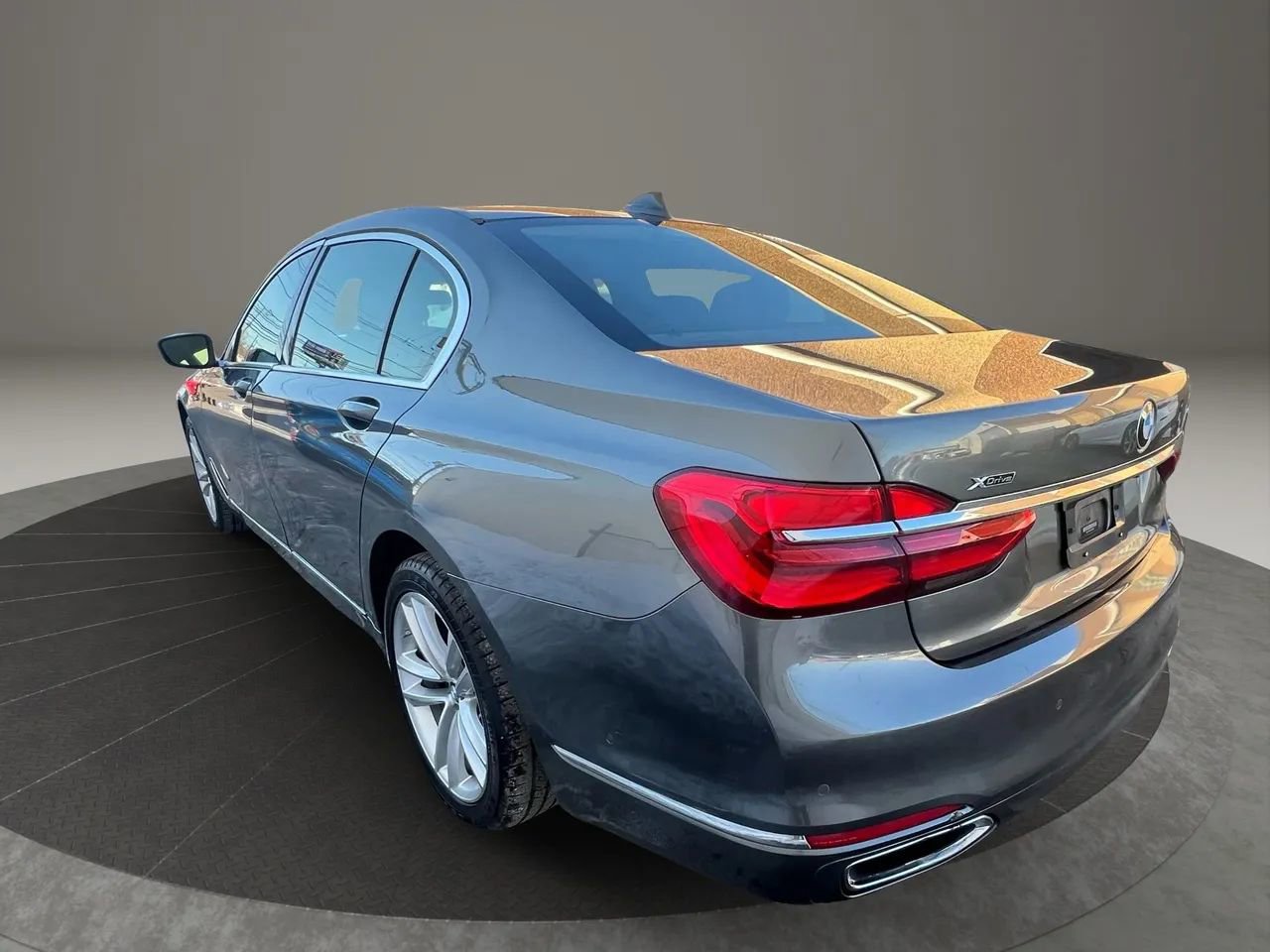 Used 2016 BMW 750i xDrive 750i xDrive Sedan 4D image 7