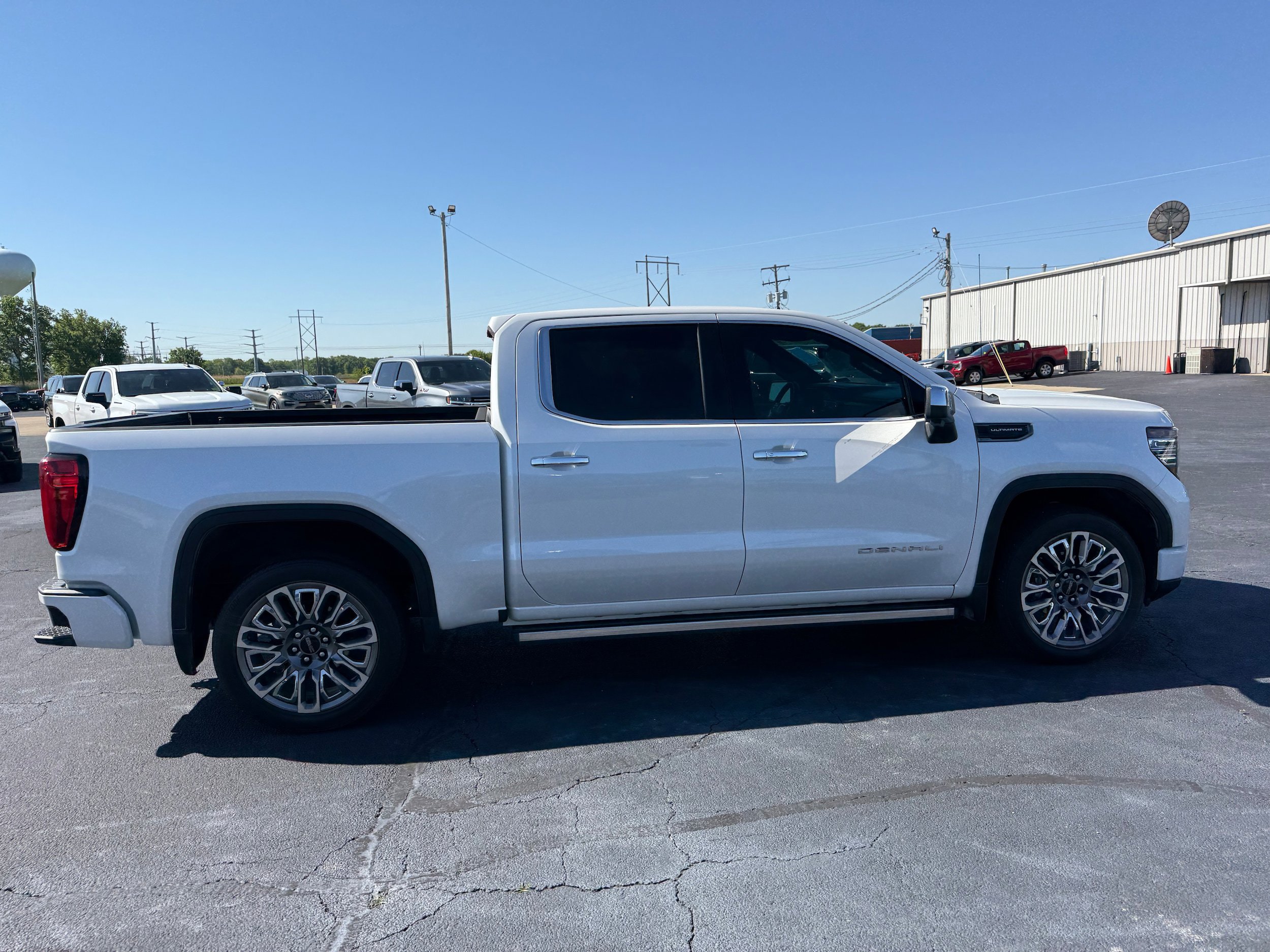 Used 2024 GMC Sierra 1500 Denali Ultimate AWD/4WD image 8