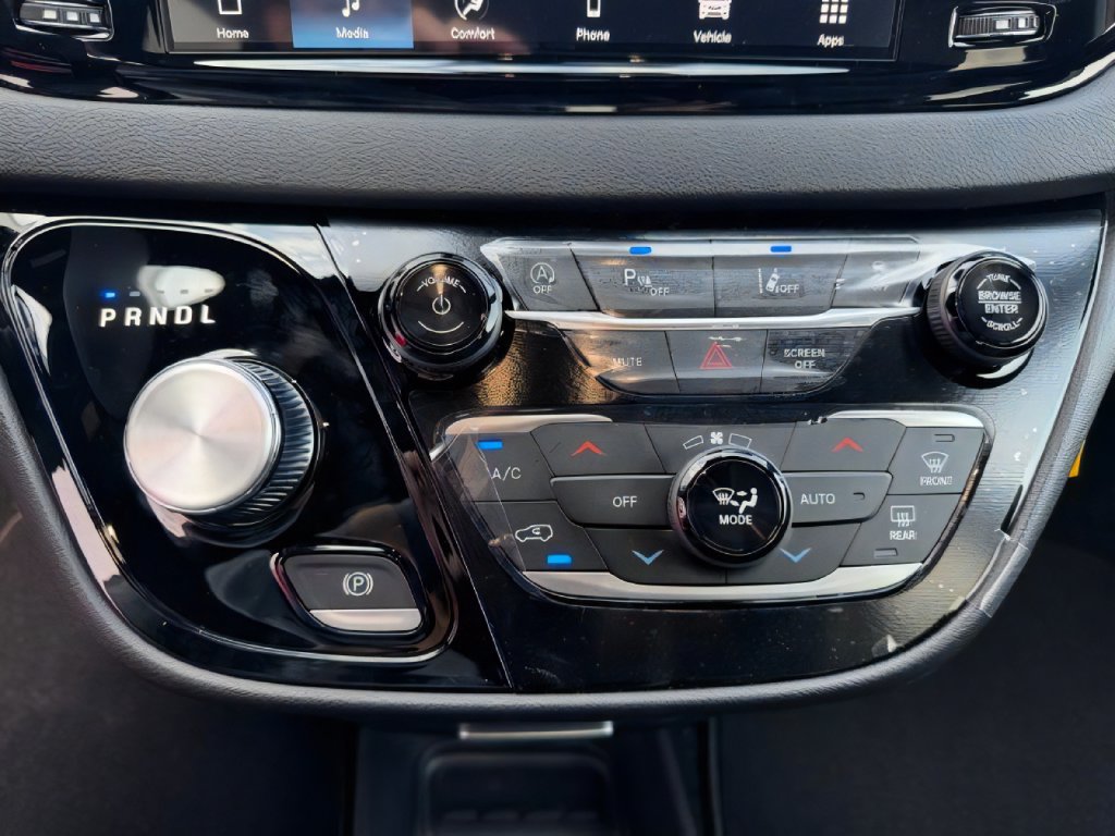 New 2026 Chrysler Voyager LX FWD image 21