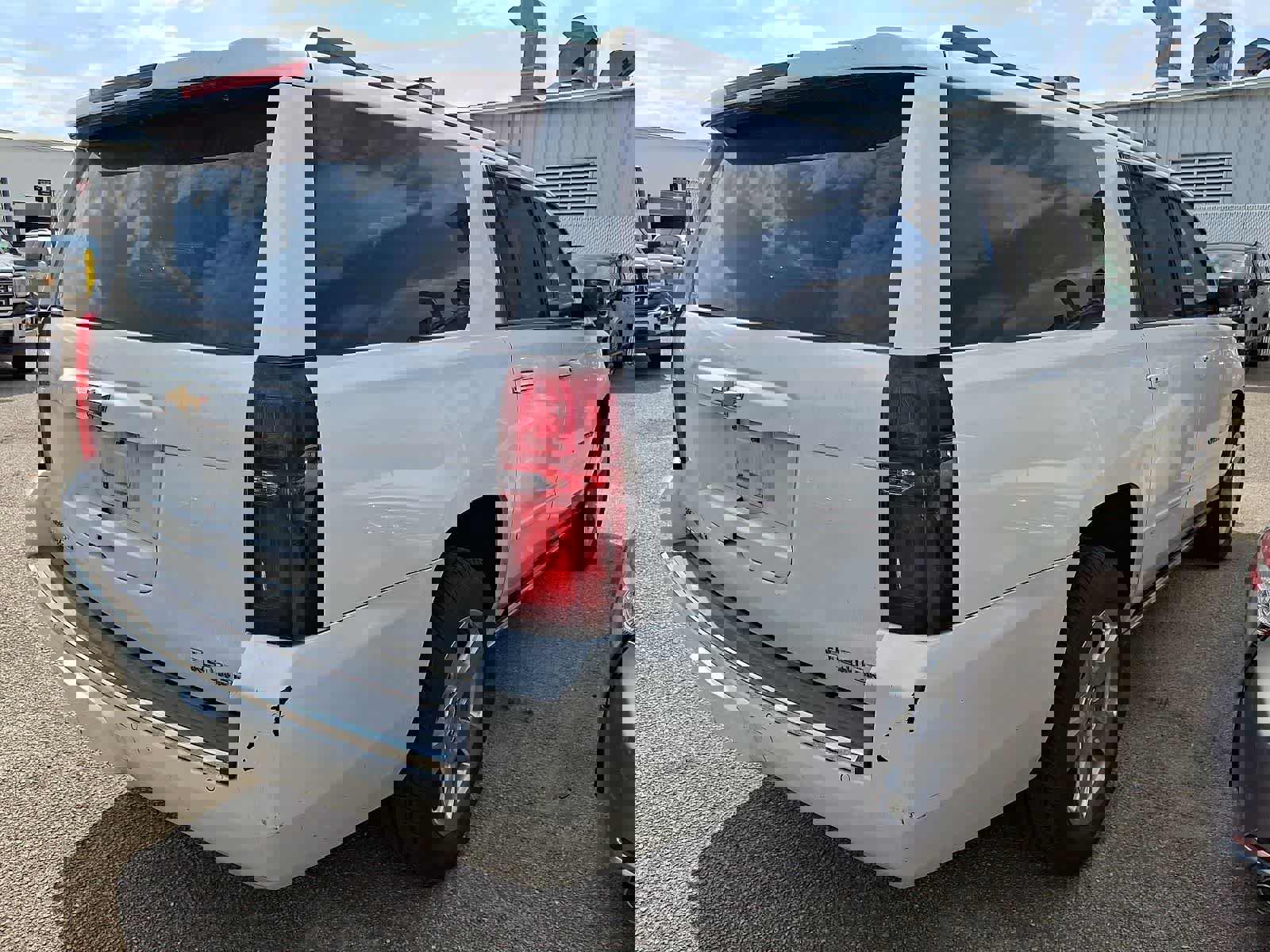 Used 2019 Chevrolet Suburban Premier AWD/4WD image 3