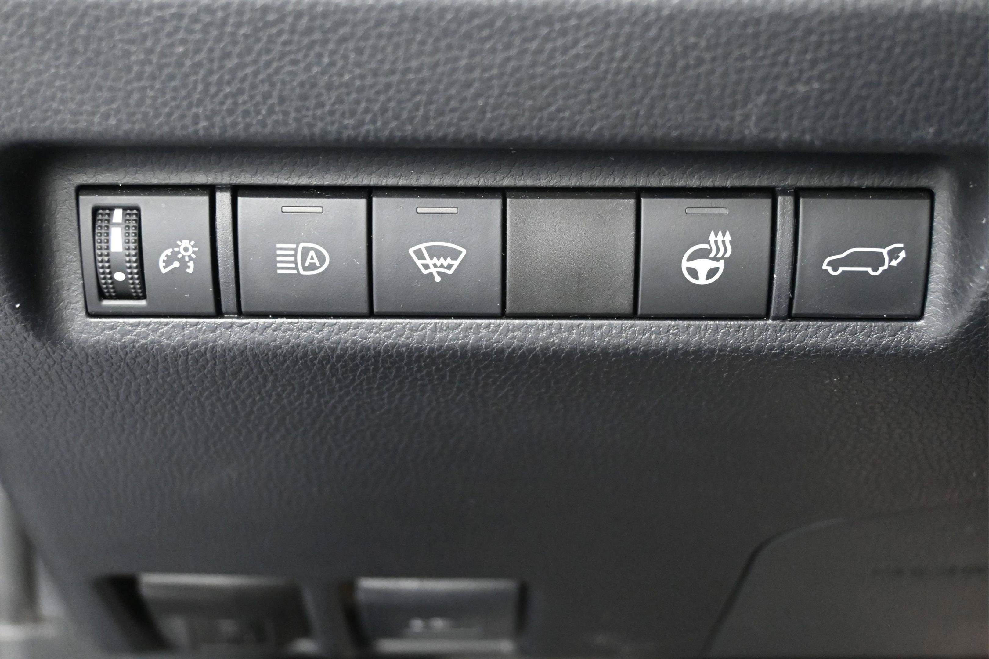 Used 2019 Toyota RAV4 Limited w/ Cold Weather Package FWD image 21