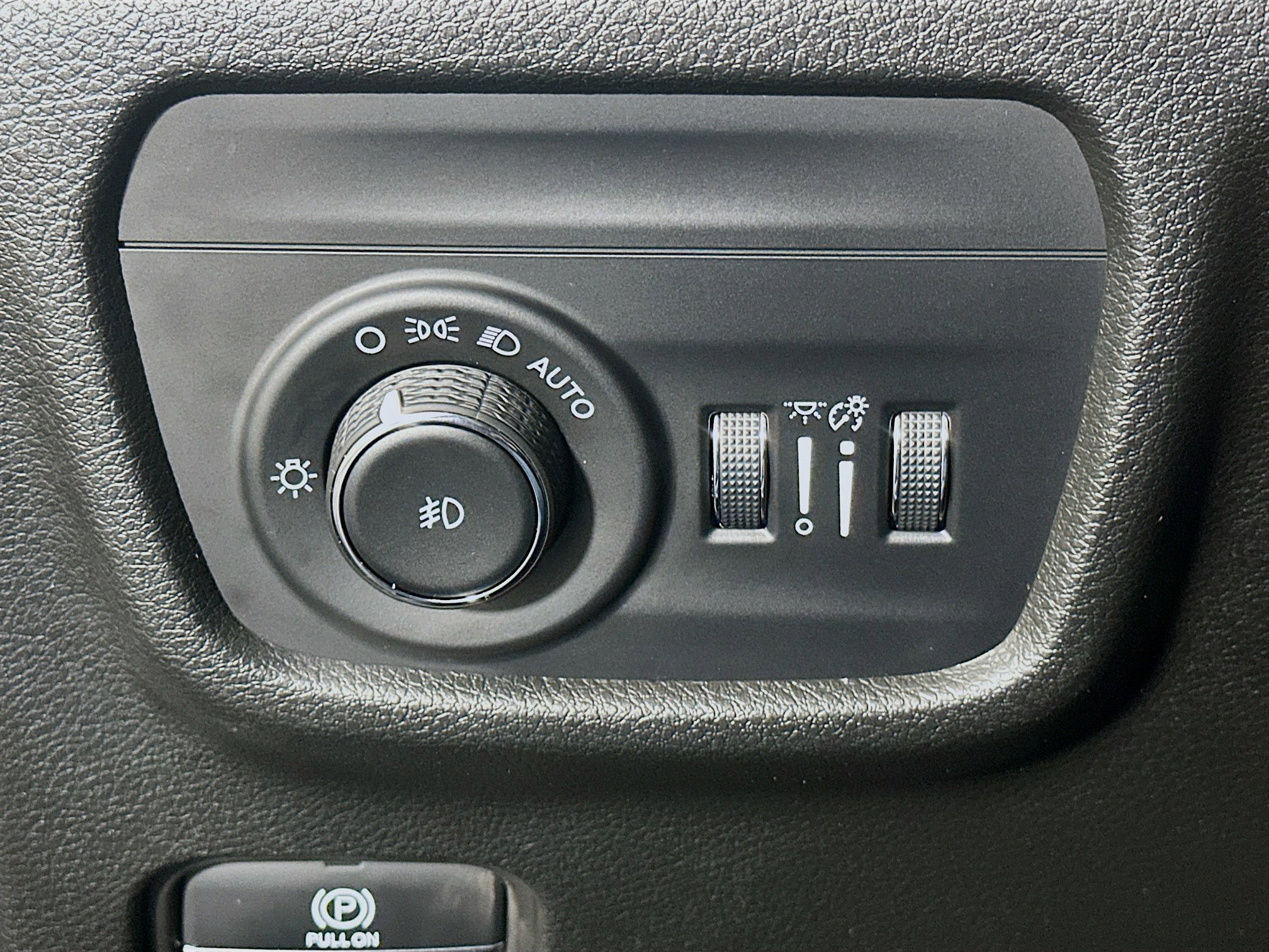 Used 2023 Jeep Grand Cherokee L Limited AWD/4WD image 17