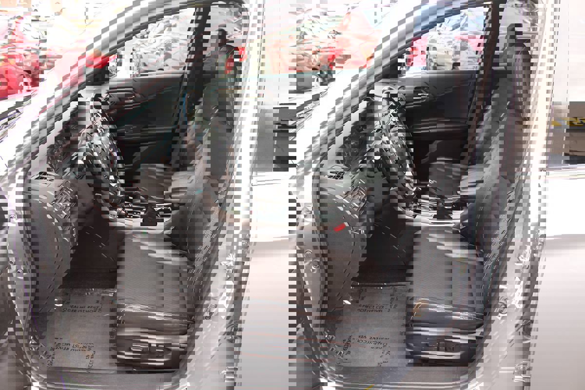 Used 2017 Honda Accord Sport image 17