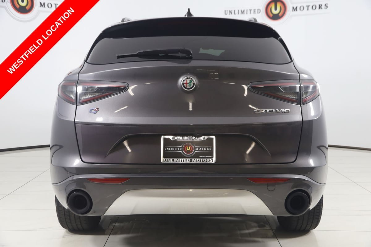 Used 2024 Alfa Romeo Stelvio Ti AWD/4WD image 46
