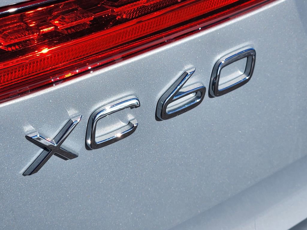 Used 2023 Volvo XC60 B6 Ultimate w/ Climate Package image 30