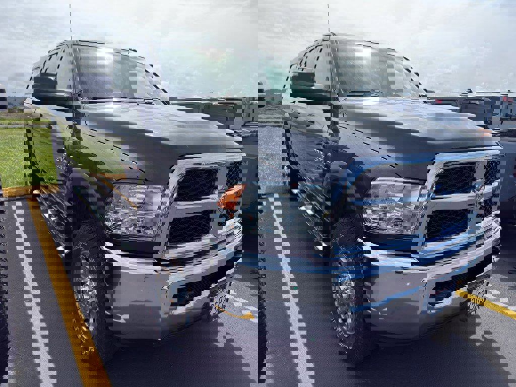 Used 2018 RAM 2500 Tradesman w/ Chrome Appearance Group image 2