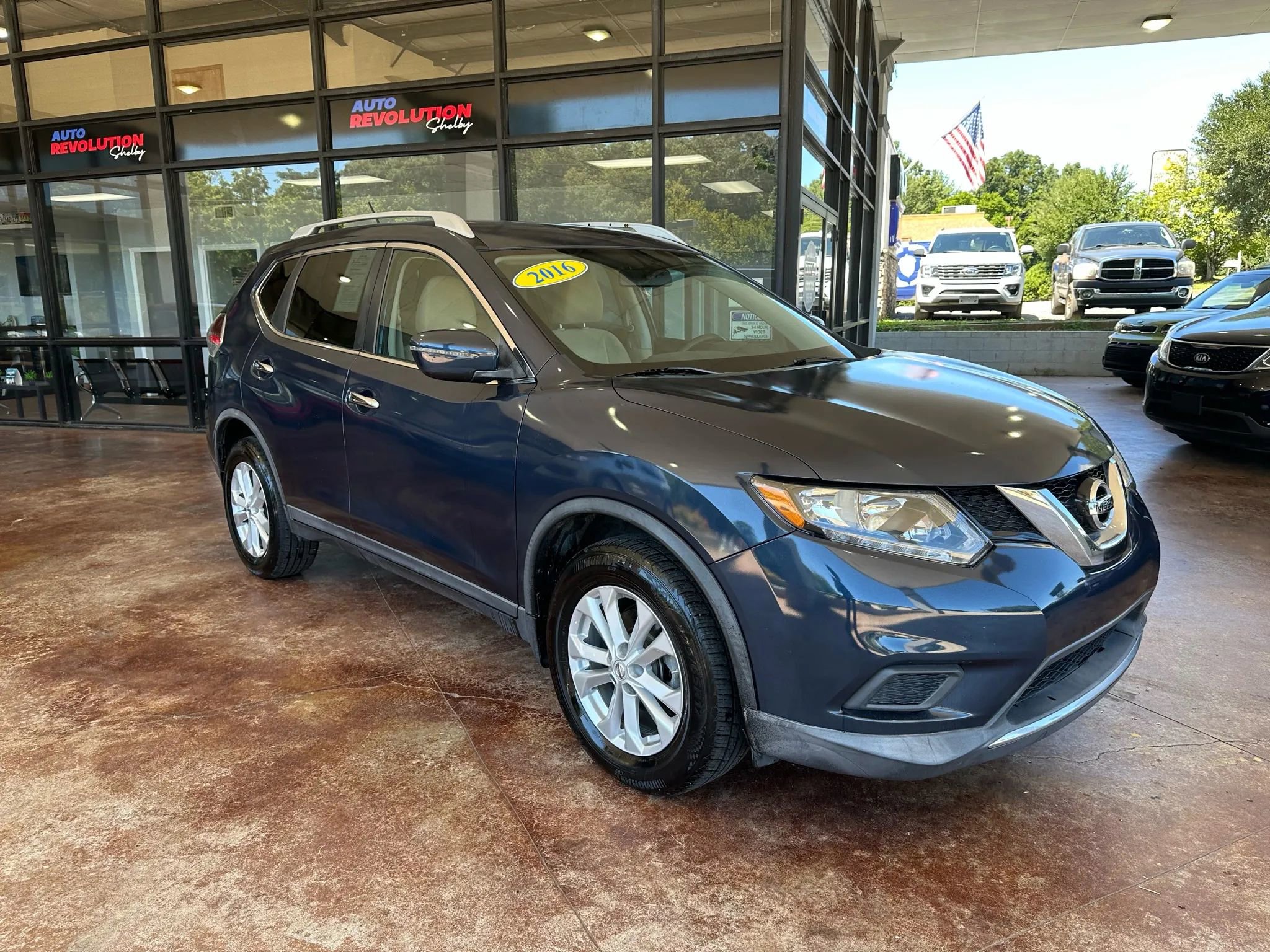 Used 2016 Nissan Rogue SV