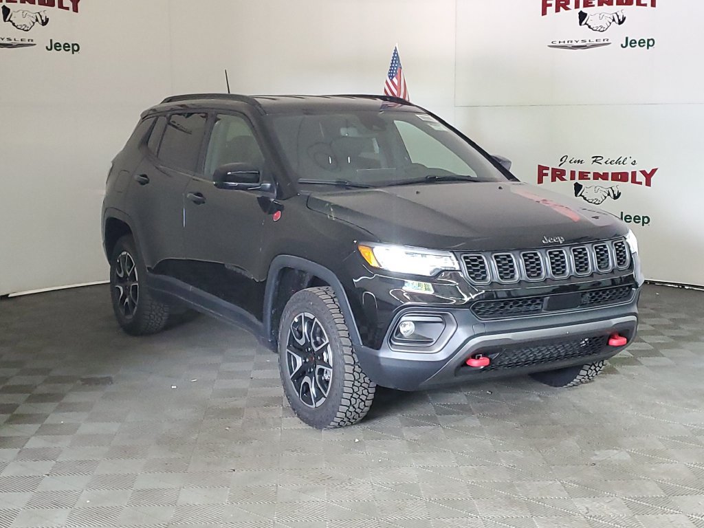 New 2026 Jeep Compass Trailhawk AWD/4WD image 2