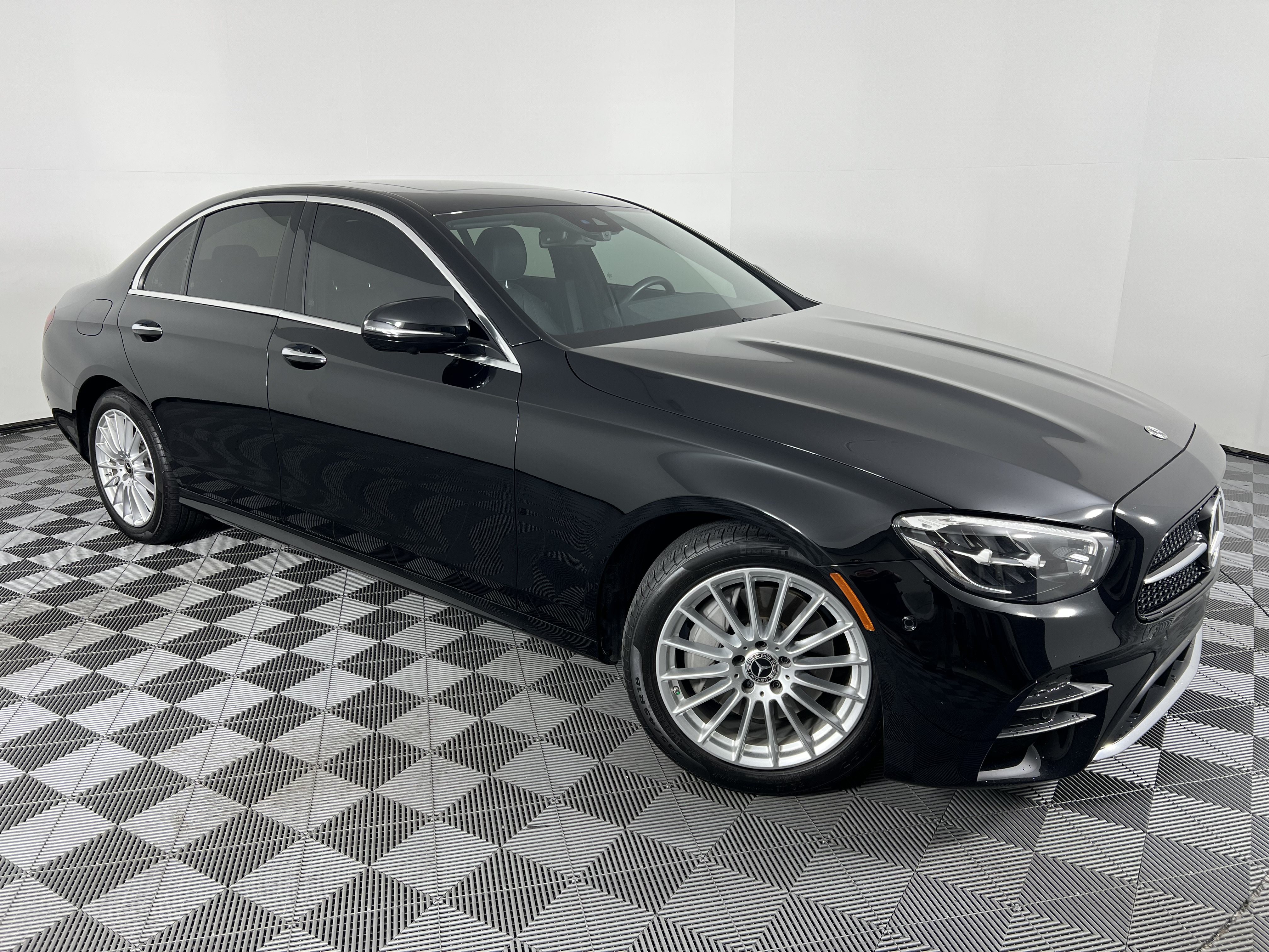 Certified 2023 Mercedes-Benz E 350 4MATIC Sedan image 2