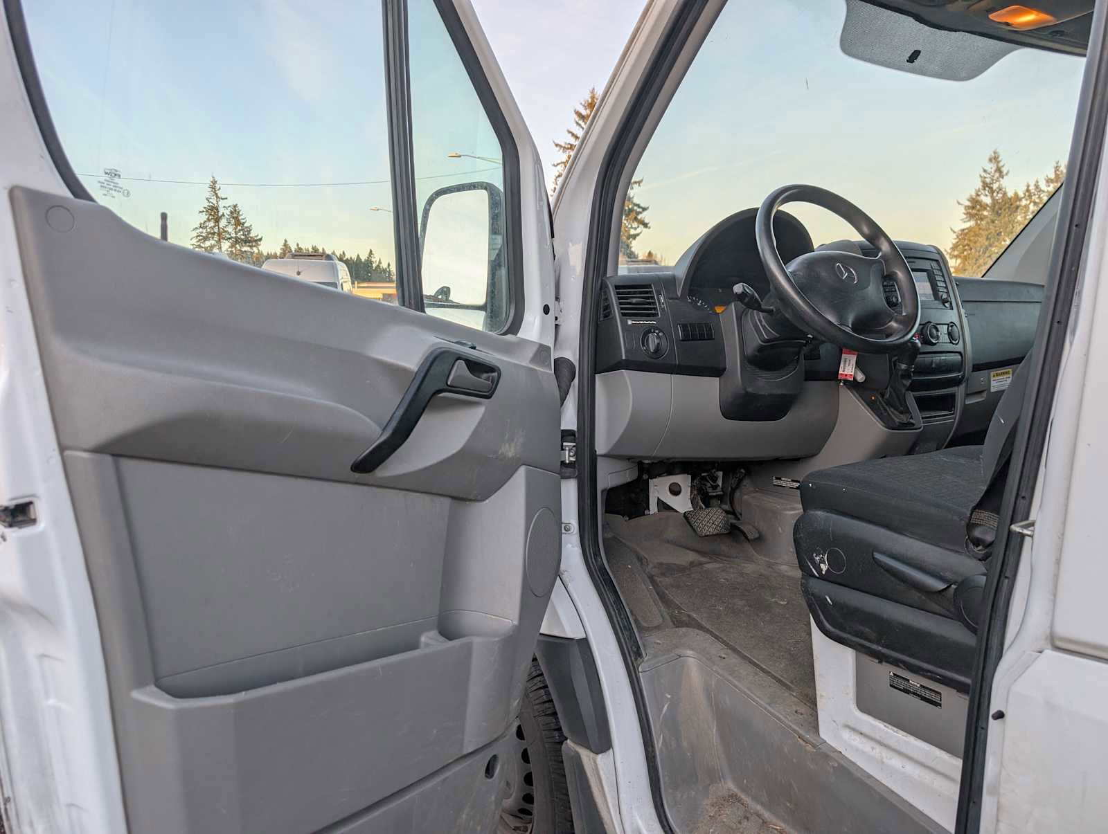 Used 2018 Mercedes-Benz Sprinter 2500 image 20