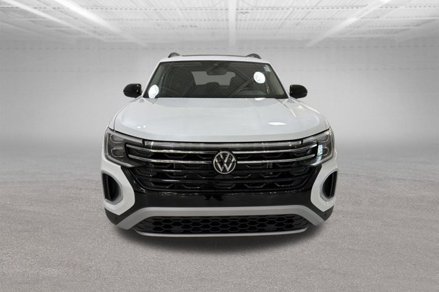 Certified 2026 Volkswagen Atlas Peak Edition AWD/4WD image 2