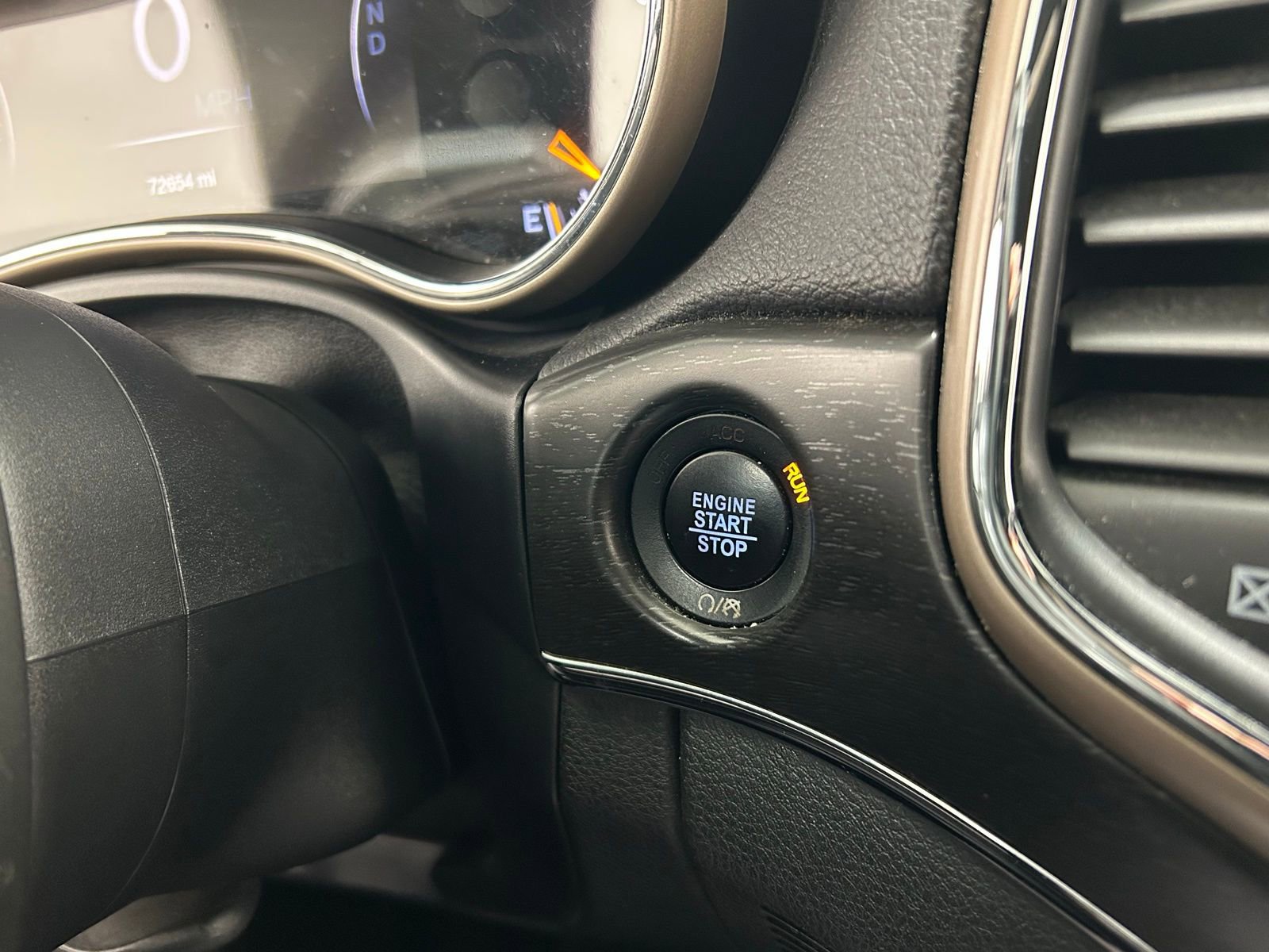 Used 2017 Jeep Grand Cherokee Limited image 15