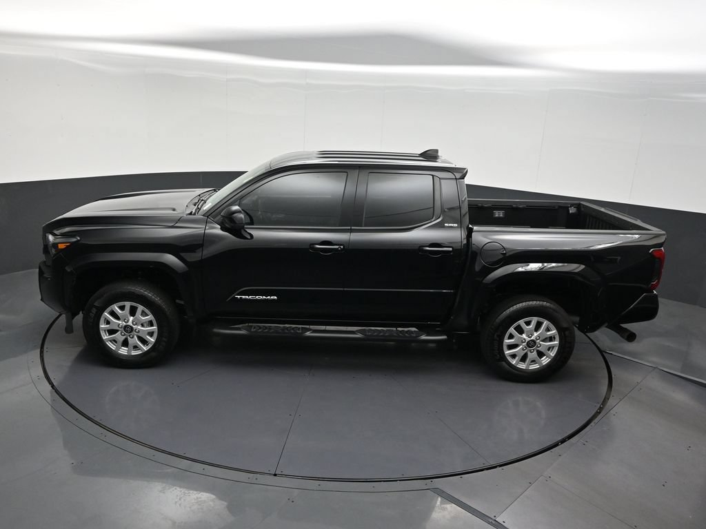 Used 2025 Toyota Tacoma SR5 RWD image 17