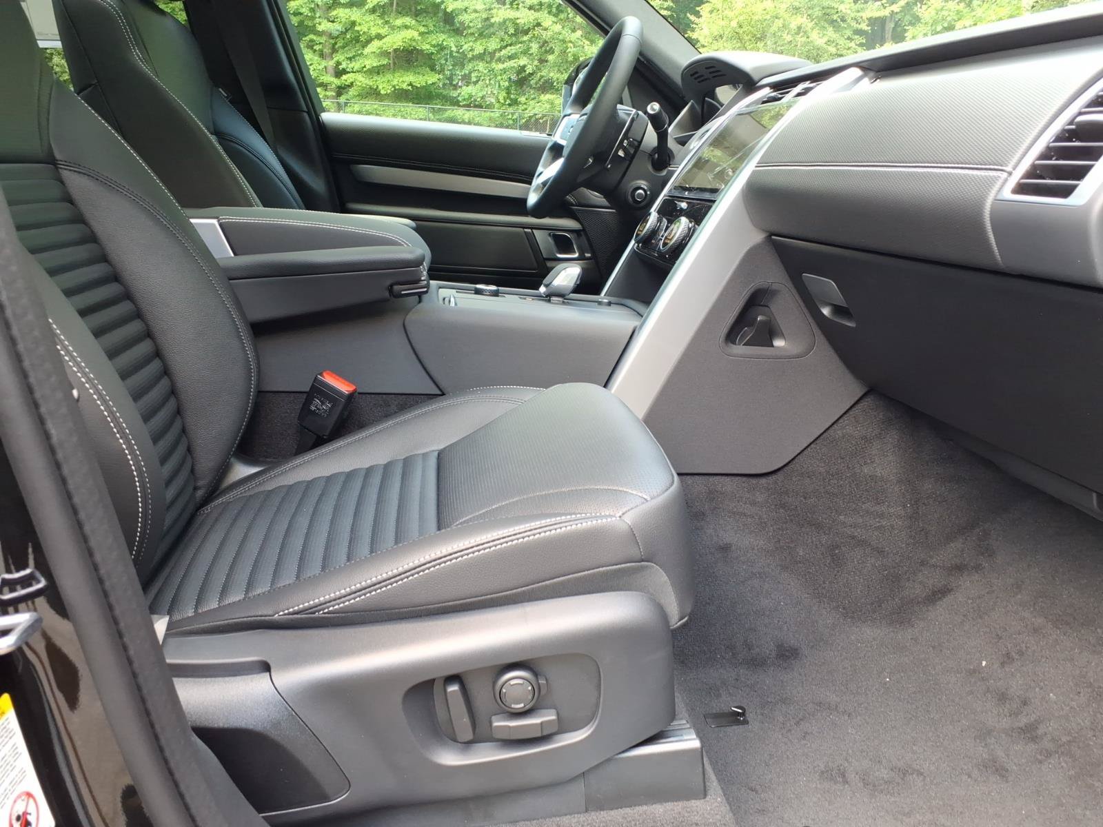 New 2026 Land Rover Discovery Dynamic SE AWD/4WD image 3