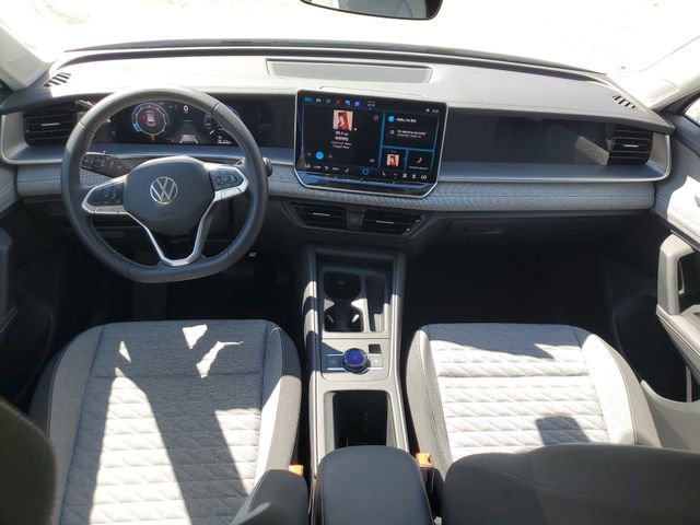 Certified 2025 Volkswagen Tiguan S image 15