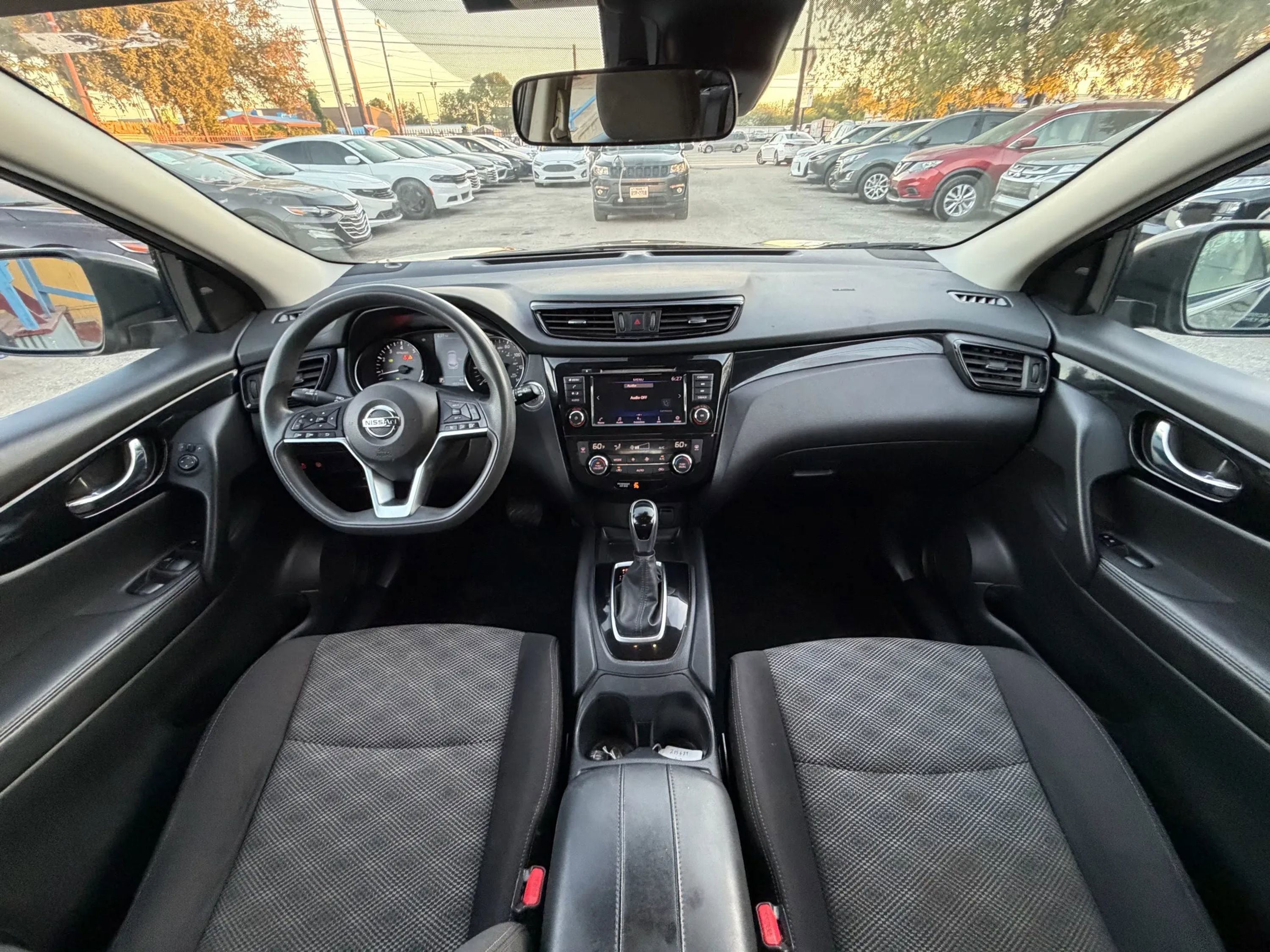 Used 2019 Nissan Rogue Sport SV image 15