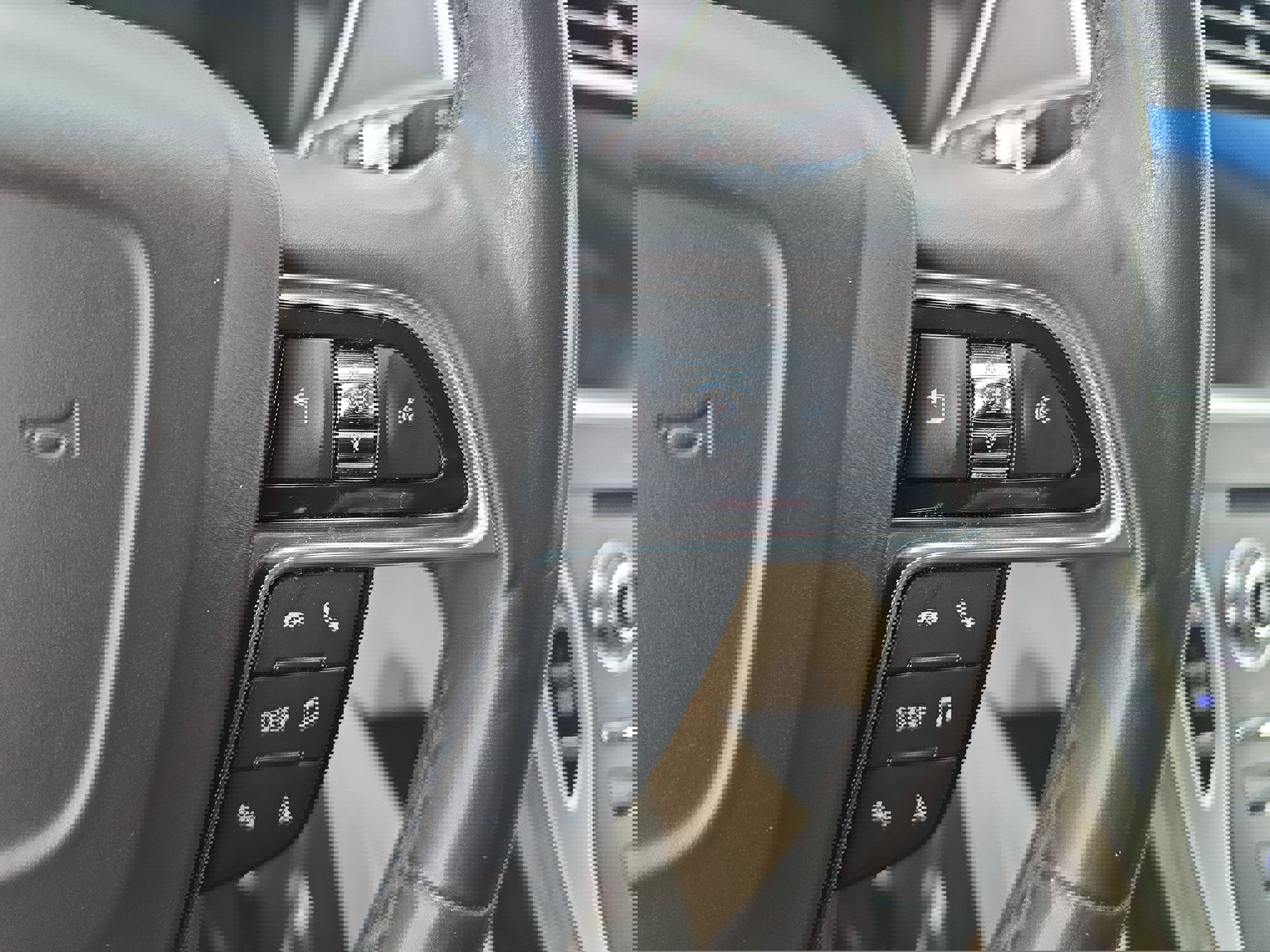 Used 2020 Lincoln Nautilus Reserve w/ Equipment Group 201A image 18