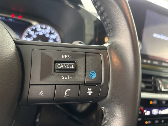 Used 2025 Nissan Pathfinder SV AWD/4WD image 23