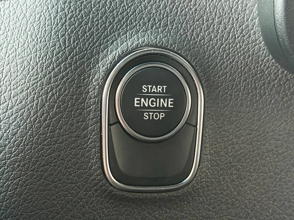 Used 2025 Mercedes-Benz Sprinter 2500 image 30