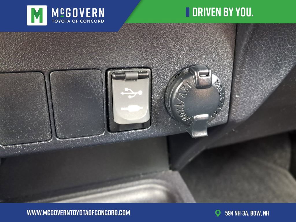 Used 2016 Toyota RAV4 XLE w/ Protection Package AWD/4WD image 23