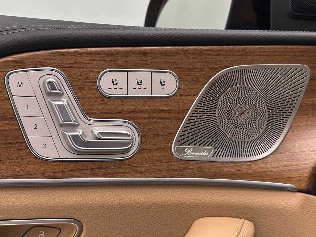 Used 2025 Mercedes-Benz GLS 580 4MATIC image 23