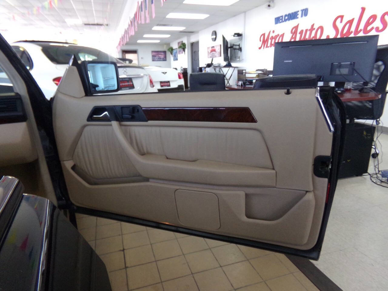 Used 1994 Mercedes-Benz E 320 Convertible image 12