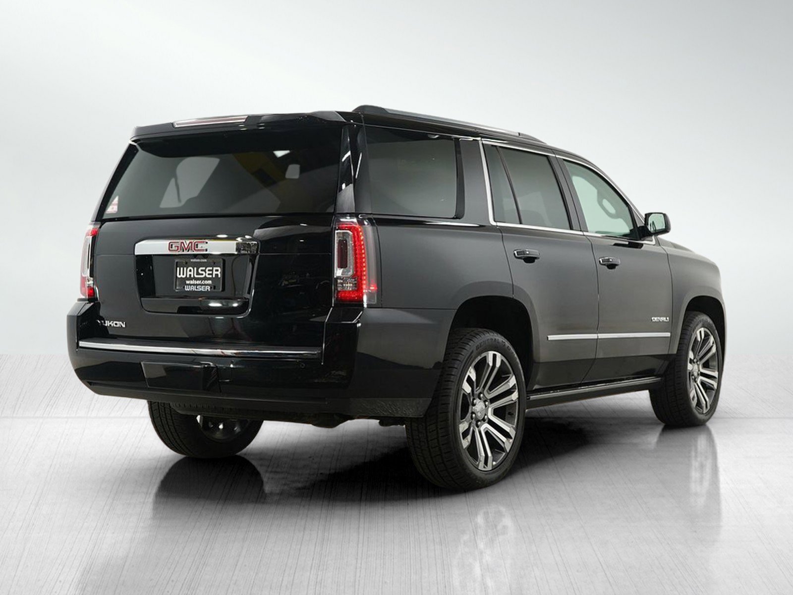 Used 2018 GMC Yukon Denali image 5